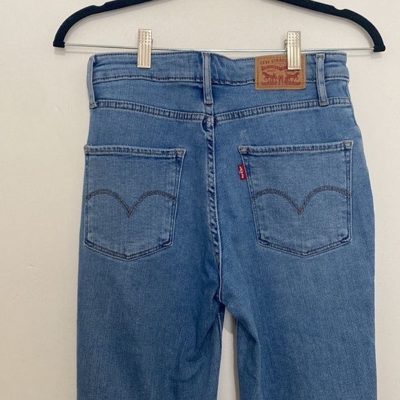 Levi’s 721 high rise skinny size 27 distressed light wash jeans - Picture 5 of 6